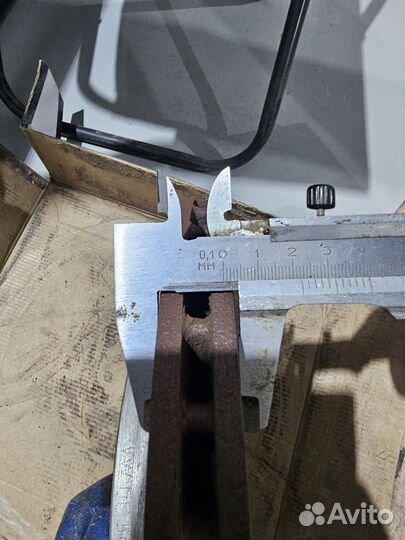 Передние тормозные диски и колодки Vag