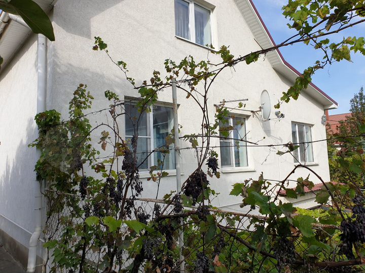 Дом 240 м² на участке 12 сот.