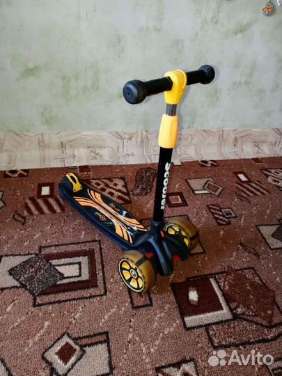 Самокат детский трехколесный складной