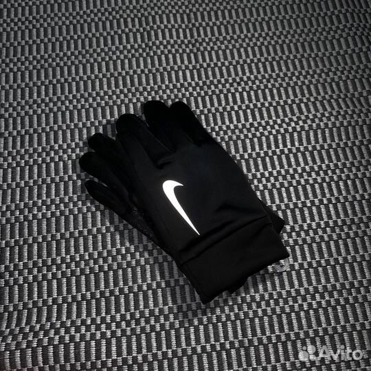Перчатки Nike на зиму