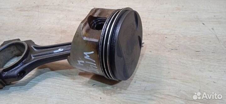 Поршень Mercedes-Benz S-Class W140 5.0 1995