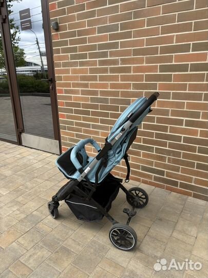 Коляска прогулочная luxmom v3