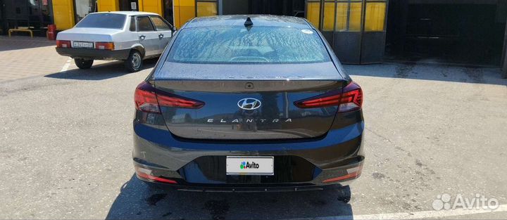 Hyundai Elantra 2.0 AT, 2020, 8 270 км