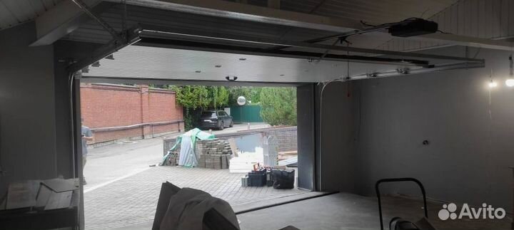 Секционные ворота