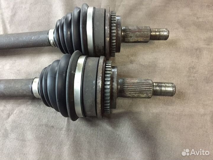 Привод задний правый Range Rover Sport LR047284