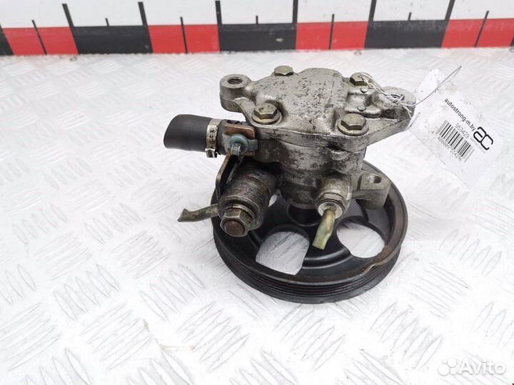 Насос гидроусилителя руля Mitsubishi Carisma 1999