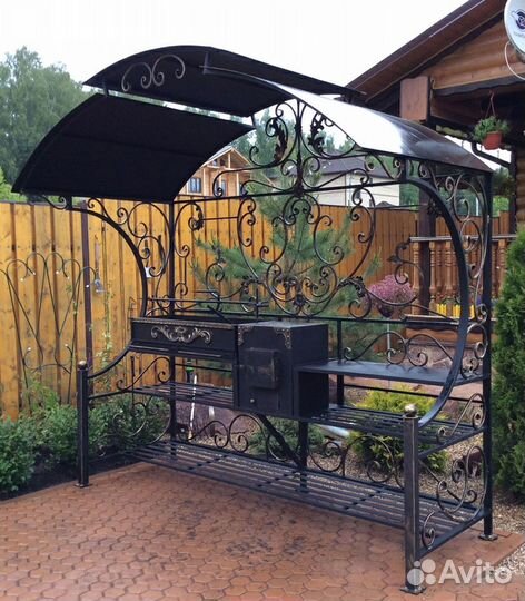 Мангал с крышей