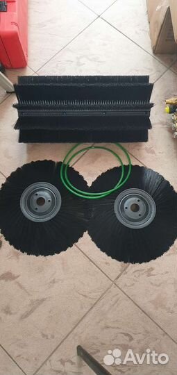 Подметальная машина для уборки помещений