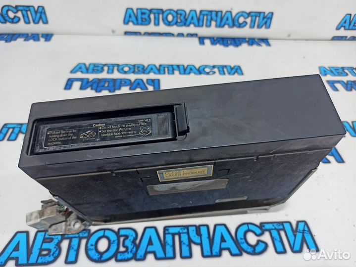 Чейнджер компакт дисков Toyota Land Cruiser 100 86270-60040