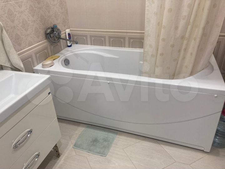 2-к. квартира, 76 м², 2/9 эт.