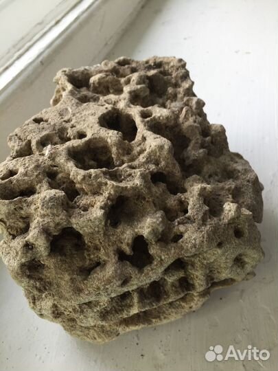 Камень для большого аквариума для мелких рыбок