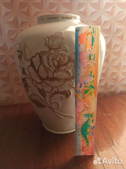 Ваза. Фарфор