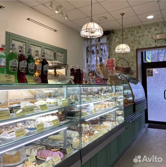 Продавец кассир в кофейню