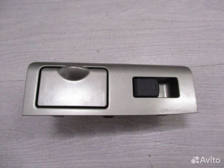 Блок управления стеклоподъемником задний правый