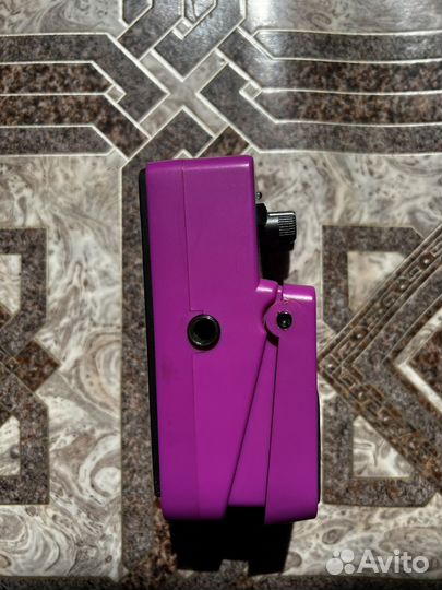 Гитарная педаль behringer distortion modeler DM100