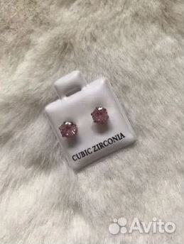 Серьги пусеты с камнем Swarovski