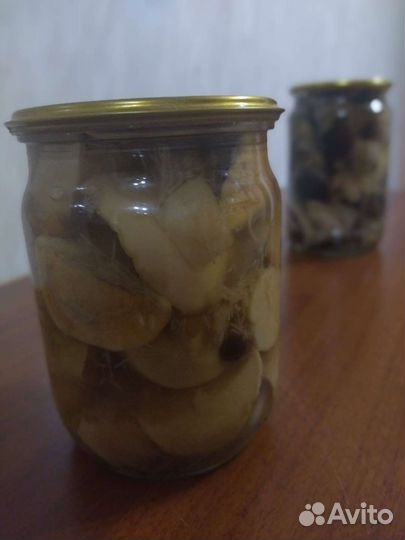 Грибы маринованные