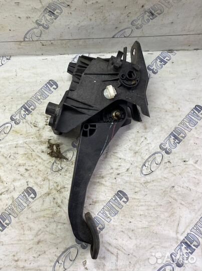 Педаль сцепления renault logan 2