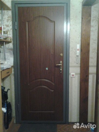 Дверь б/у металлическая