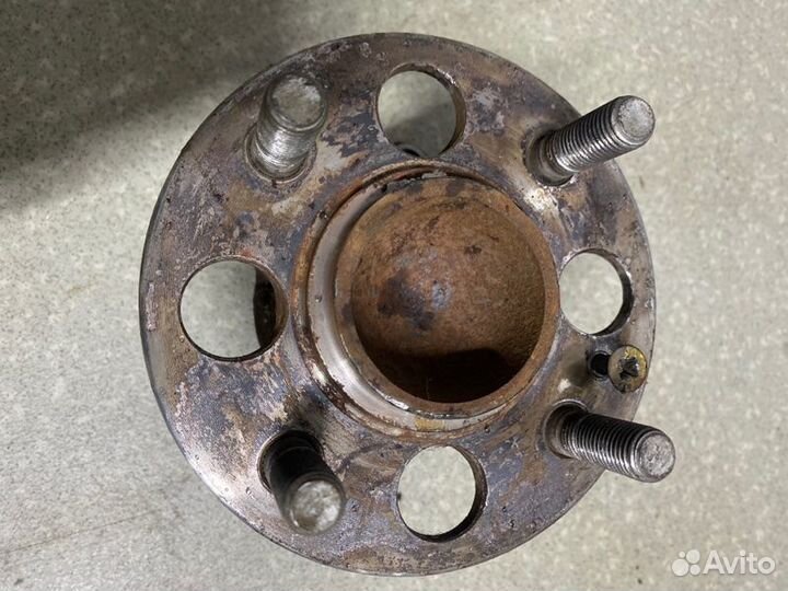 Ступица задняя левая Kia Rio QB G4FA 2016