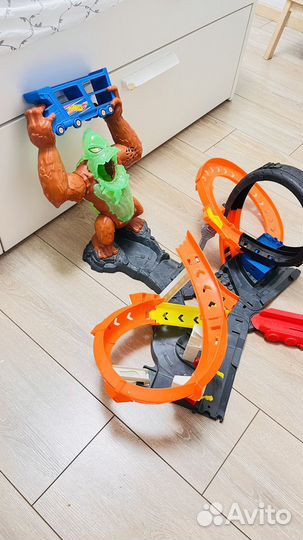 Трек хот вилс «удар ядовитой гориллы«