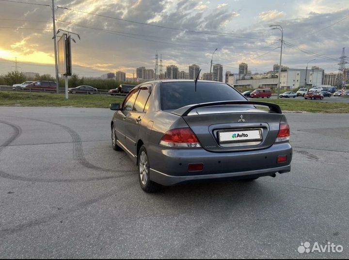 Mitsubishi Lancer 1.6 AT, 2005, 330 000 км