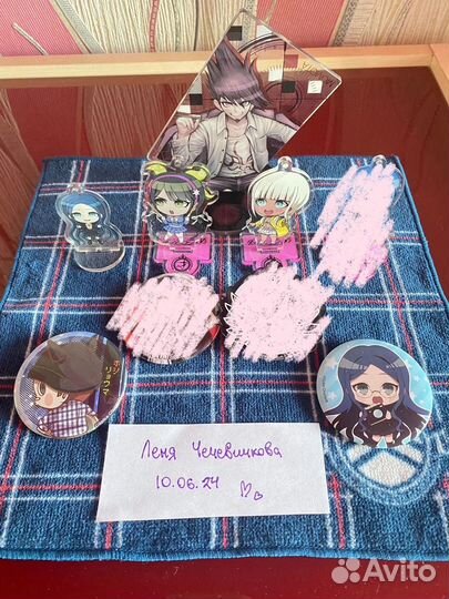 Danganronpa акриловые стенды и значки