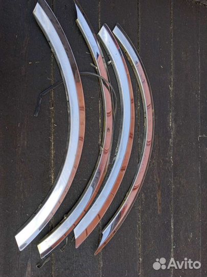 Молдинг крыла Geely MK Cross