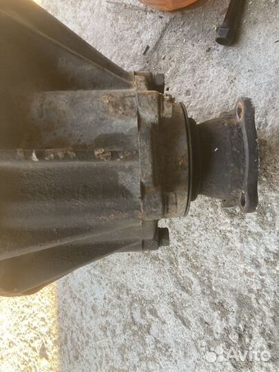 Продам редуктор isuzu elf на запчасти