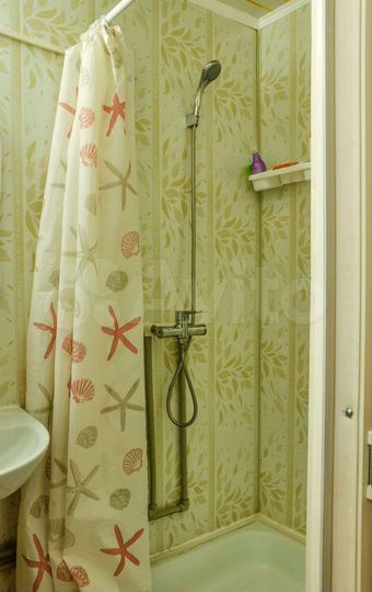 Дом 180 м² на участке 1,6 сот.