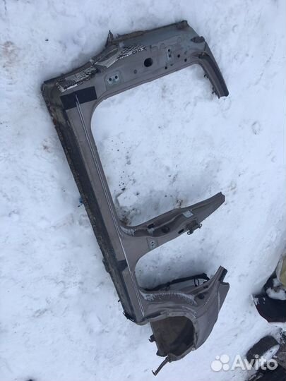 Заднее левое крыло Nissan Qashqai J10