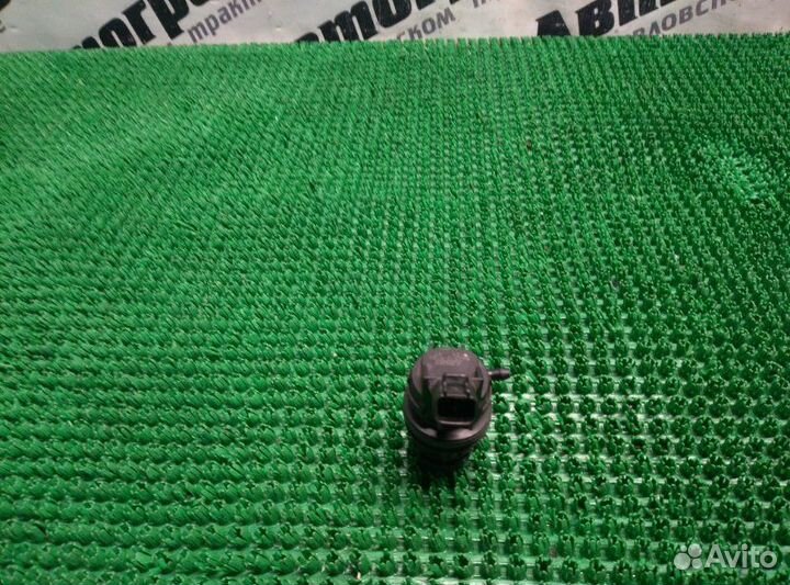 Мотор бачка омывателя Mazda Axela BK3P