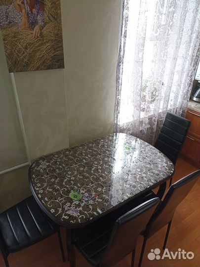 Кухонный стол и стулья бу