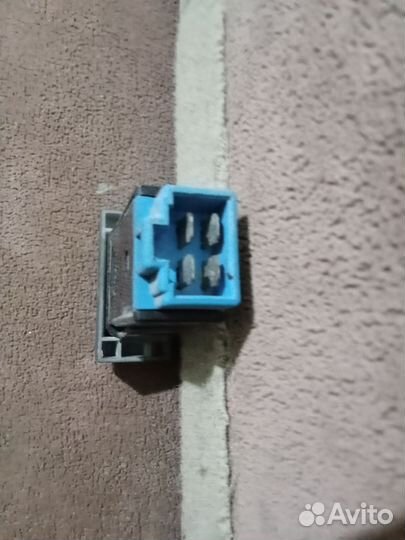 Кнопка птф Kia Rio 1.5 A5D 2002