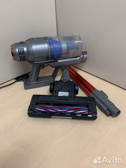 Пылесос ручной Redmond RV-UR361