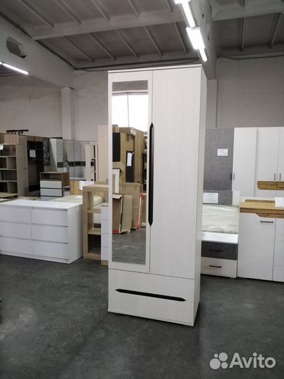 Шкаф распашной