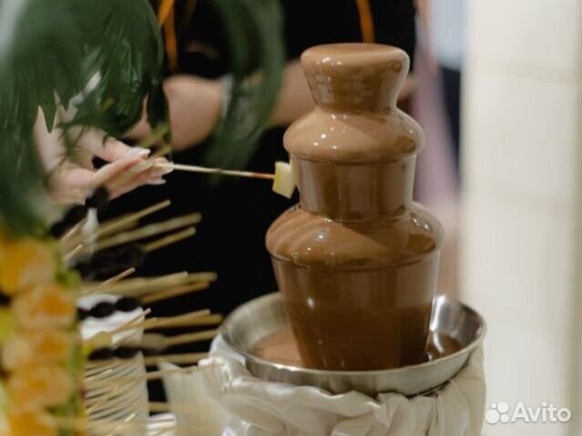 Шоколадный фонтан и фруктовая пальма