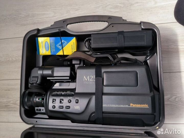 VHS Видеокамера Panasonic M25
