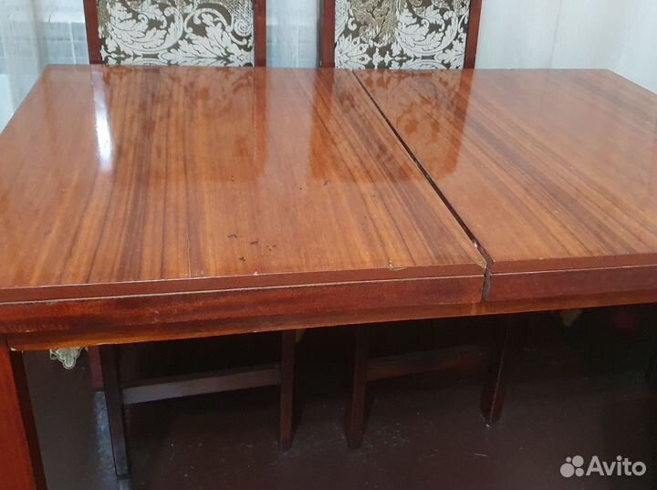 Стол полированный раскладной