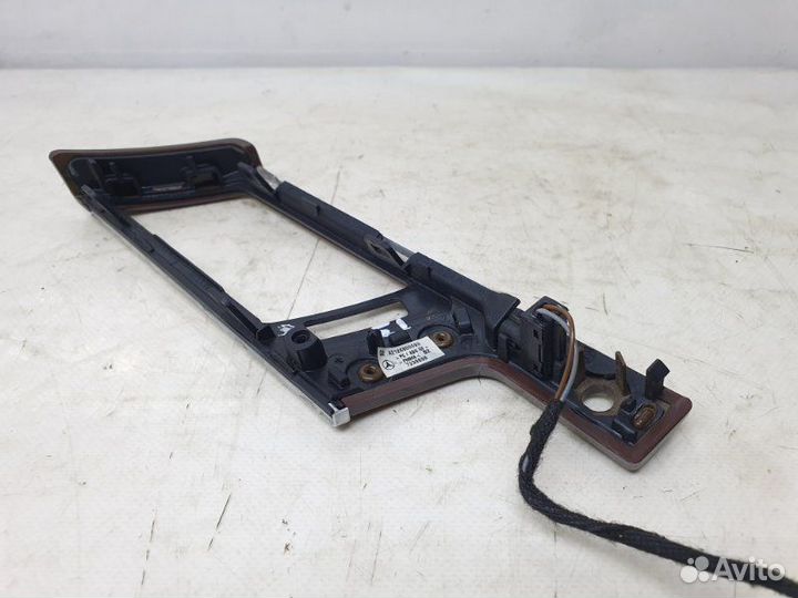 Накладка на панель передняя левая Mercedes-Benz E