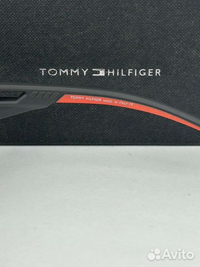 Солнцезащитные очки tommy hilfiger