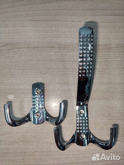 Крючок мебельный