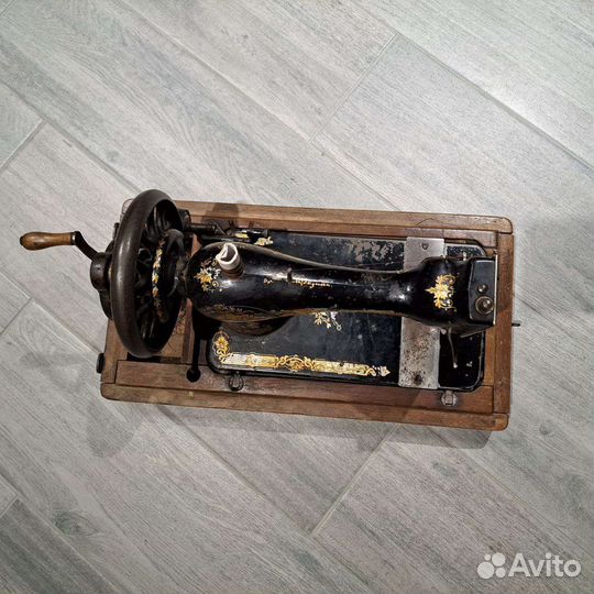 Швейная машина Singer