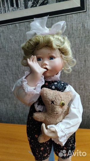 Кукла фарфоровая коллекционная