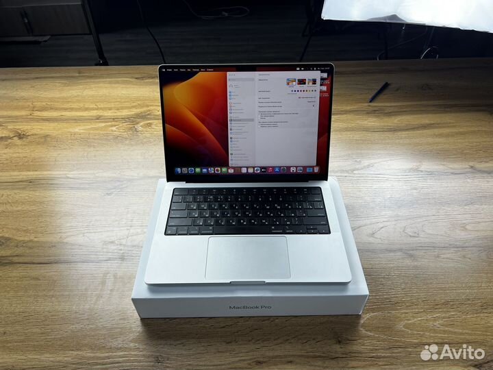 Macbook pro 14 2021 как новый silver