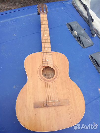 Классическая гитара шестиструнная