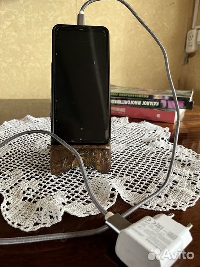 Подставка для телефона из дерева