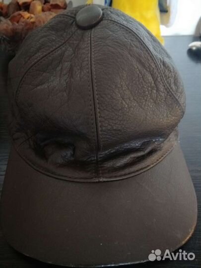 Мужская кожаная кепка