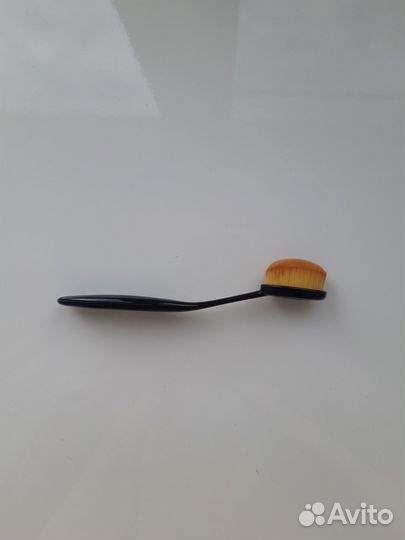 Кисть для макияжа
