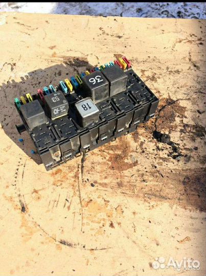 Блок Предохранителей Фольксваген Пассат В4
